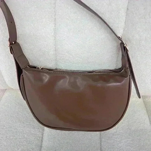 - Elegant Brown Faux  Leather Shoulde Bag - Picture 2 of 5
